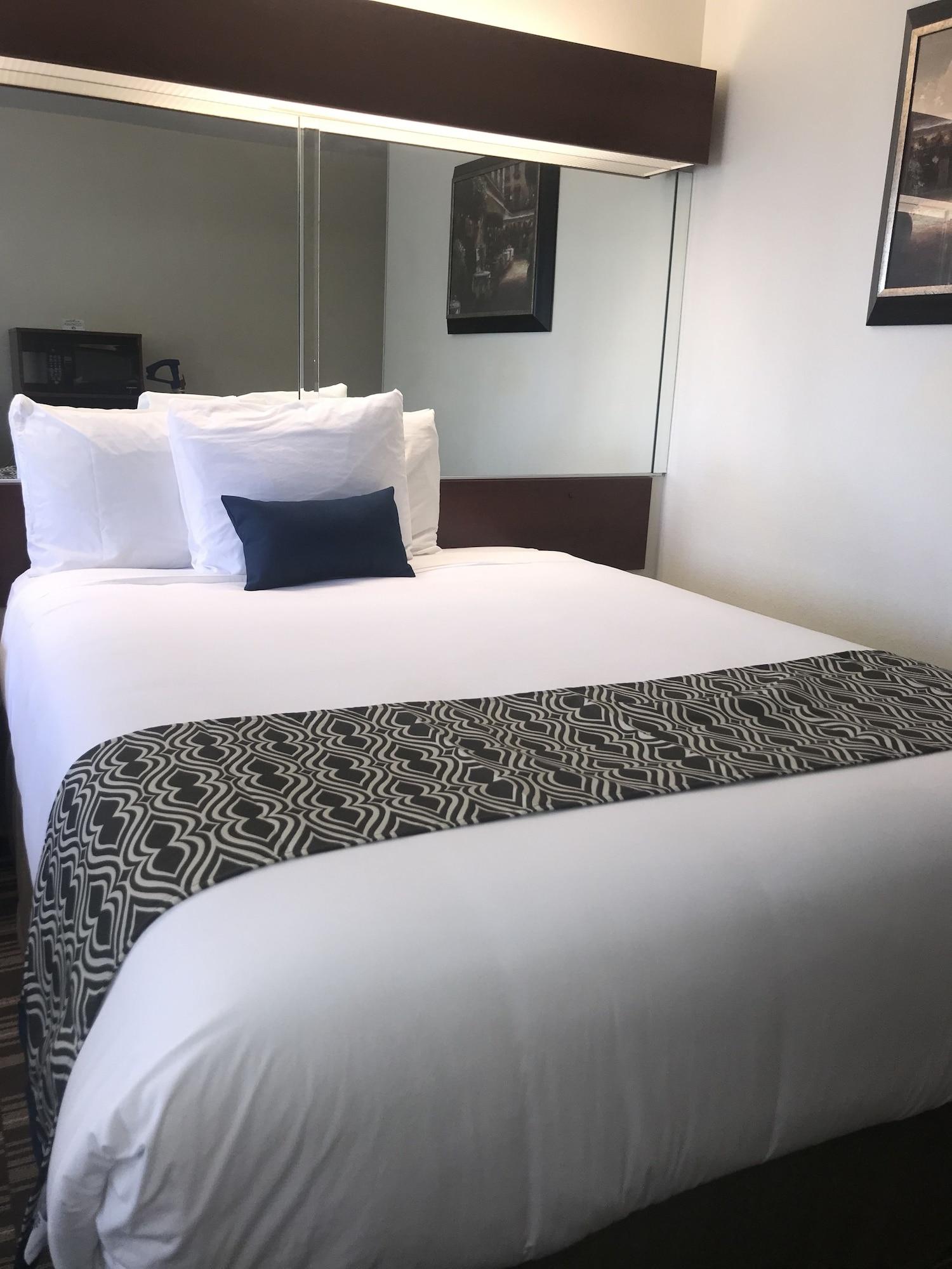 Microtel Inn & Suites By Wyndham Indianapolis Airport Eksteriør bilde