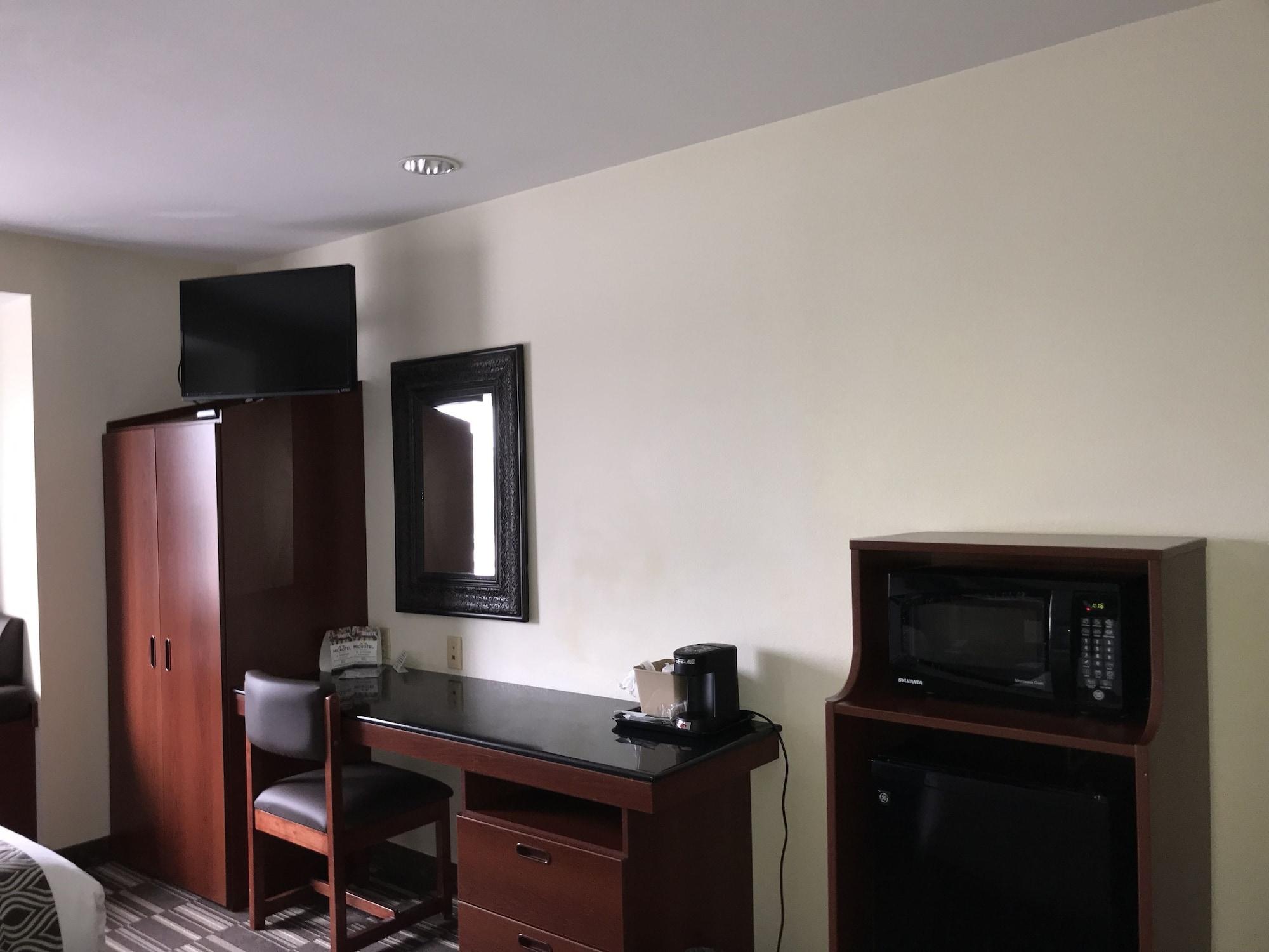 Microtel Inn & Suites By Wyndham Indianapolis Airport Eksteriør bilde