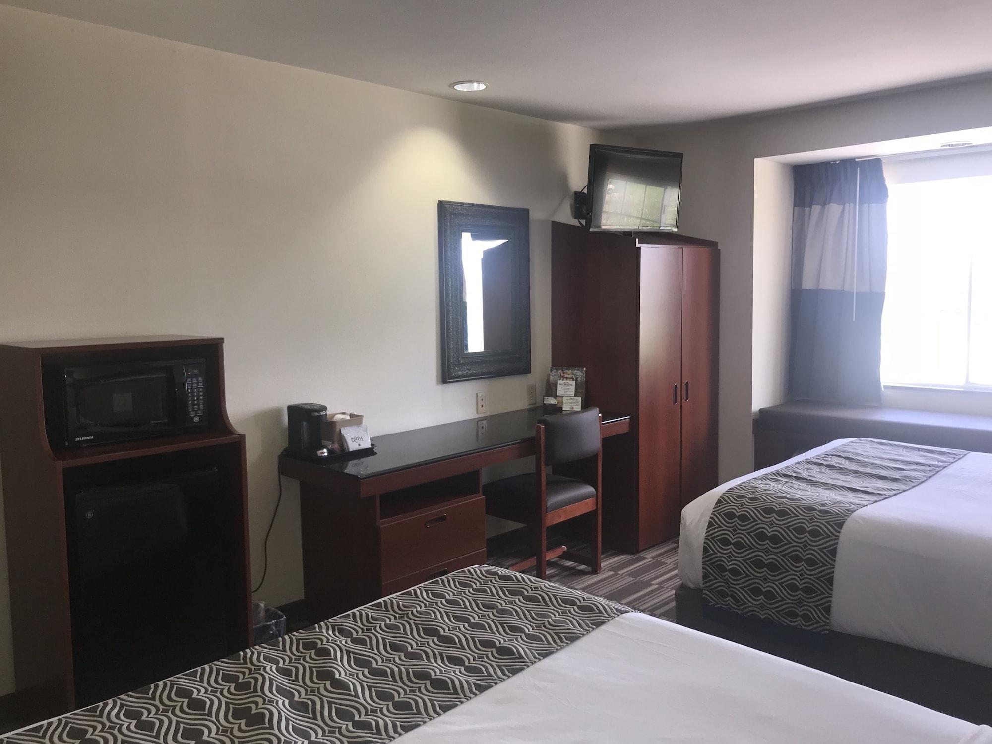 Microtel Inn & Suites By Wyndham Indianapolis Airport Eksteriør bilde
