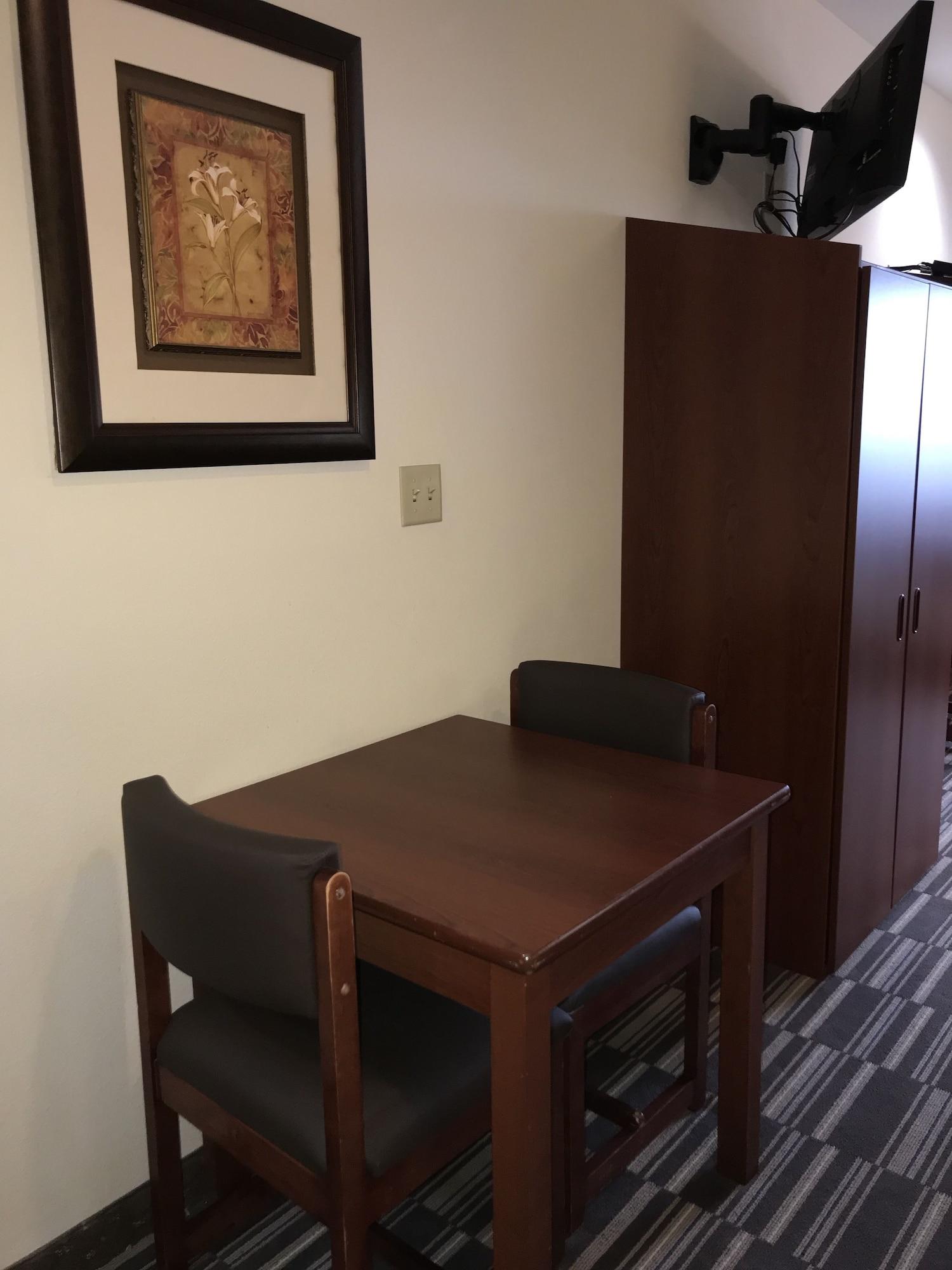 Microtel Inn & Suites By Wyndham Indianapolis Airport Eksteriør bilde
