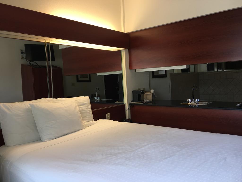 Microtel Inn & Suites By Wyndham Indianapolis Airport Eksteriør bilde