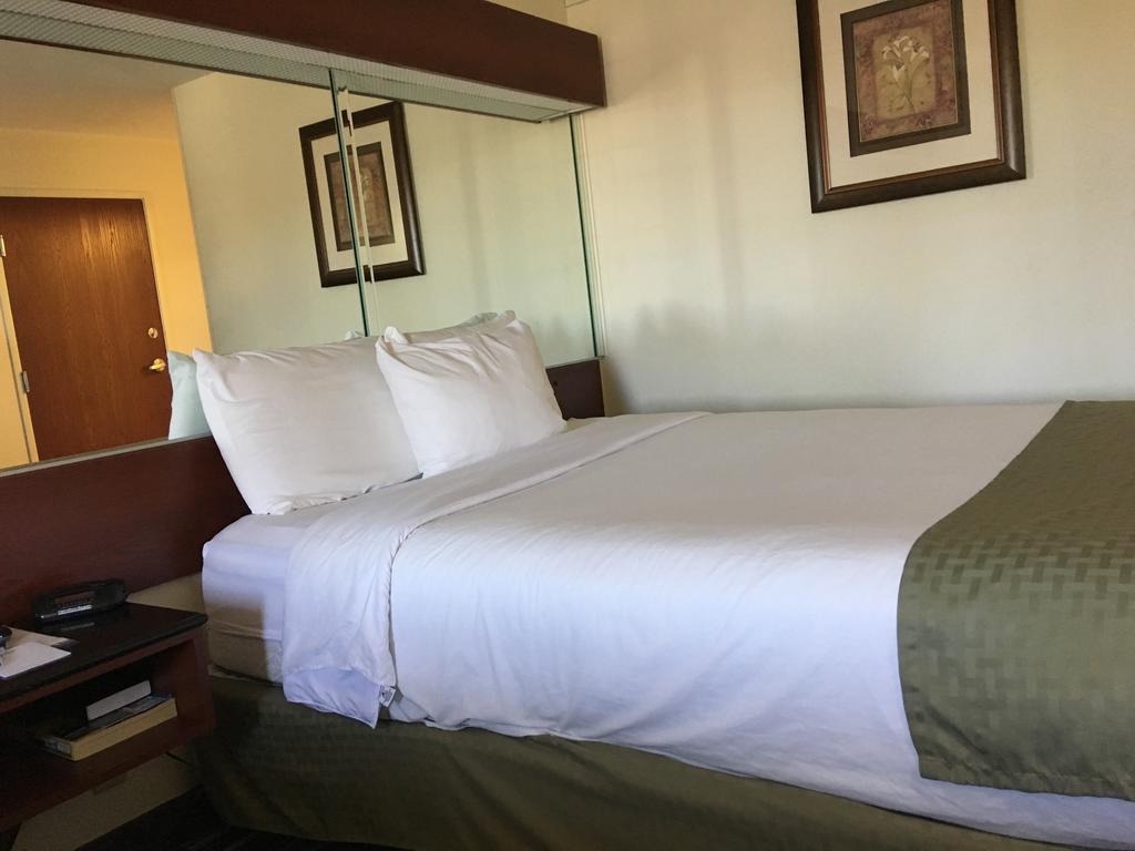 Microtel Inn & Suites By Wyndham Indianapolis Airport Eksteriør bilde