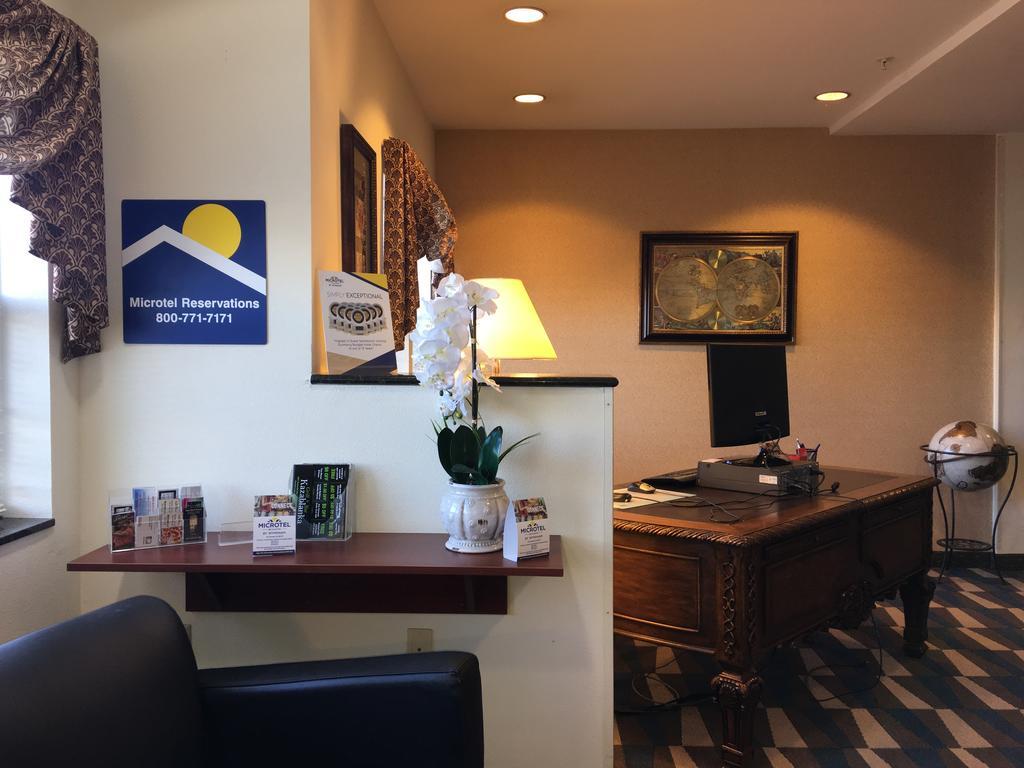 Microtel Inn & Suites By Wyndham Indianapolis Airport Eksteriør bilde