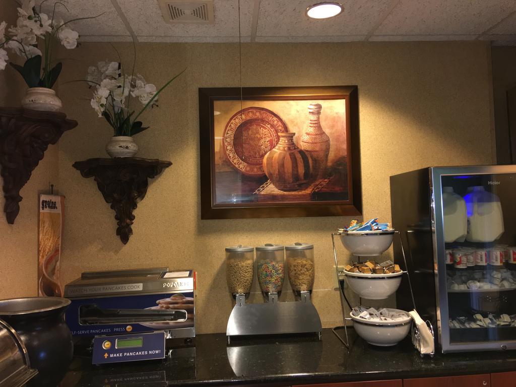 Microtel Inn & Suites By Wyndham Indianapolis Airport Eksteriør bilde