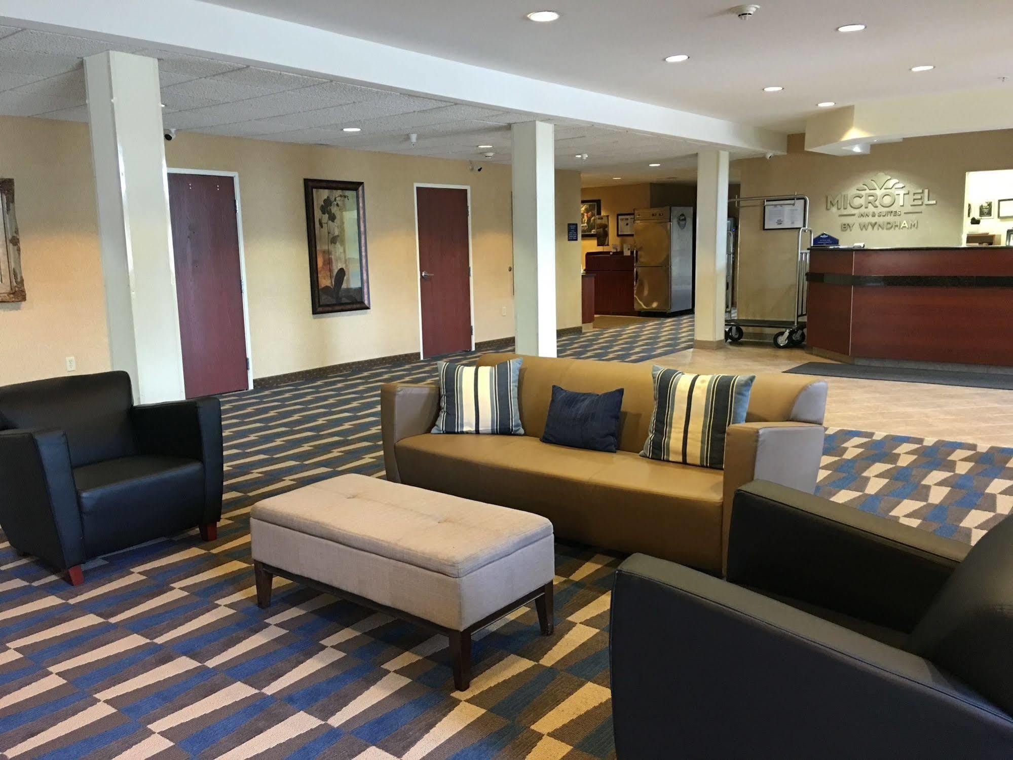 Microtel Inn & Suites By Wyndham Indianapolis Airport Eksteriør bilde