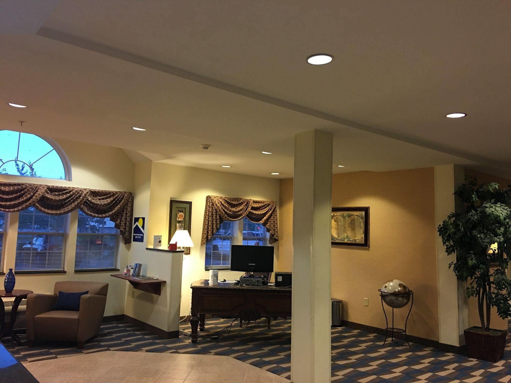 Microtel Inn & Suites By Wyndham Indianapolis Airport Eksteriør bilde