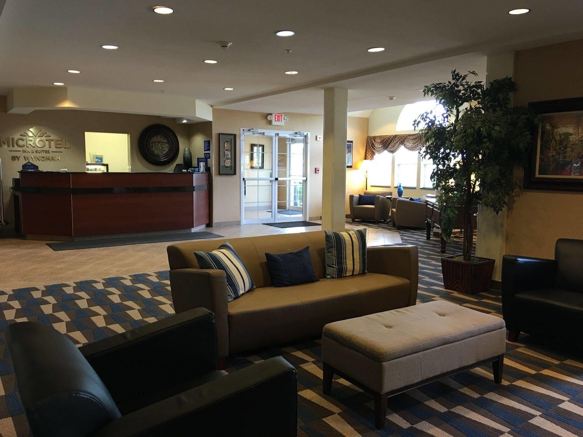 Microtel Inn & Suites By Wyndham Indianapolis Airport Eksteriør bilde